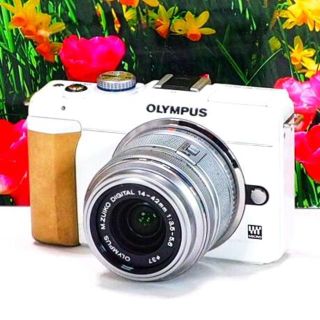 オリンパス(OLYMPUS)の❤️大人気ホワイト❤️✨WiFiスマホ❤️✨オリンパス E-PL1S(デジタル一眼)