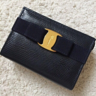 フェラガモ(Ferragamo)のフェラガモ♡ヴァラリボン♡ポーチ(ポーチ)