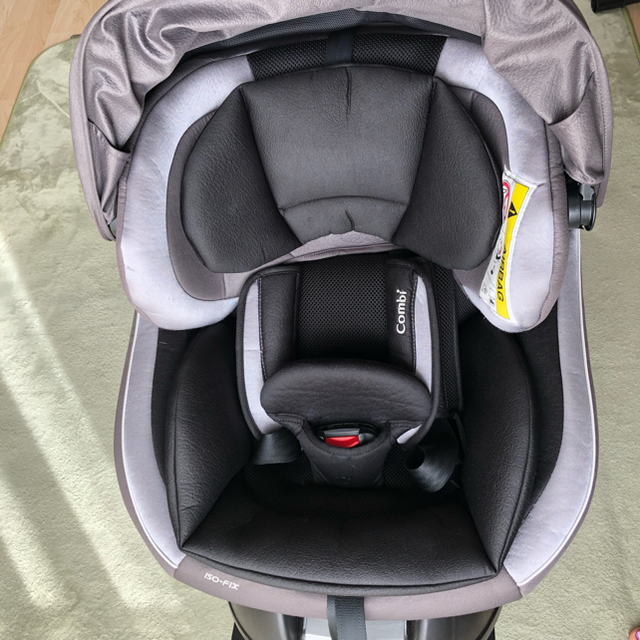 combi(コンビ)の【ぞっこ様】Combiチャイルドシート ネルーム ISOFIX NF-600  キッズ/ベビー/マタニティの外出/移動用品(自動車用チャイルドシート本体)の商品写真