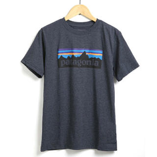 パタゴニア(patagonia)のパタゴニア 62215 P-6 ロゴ Tシャツ ボーイズ ネイビー(Tシャツ/カットソー)