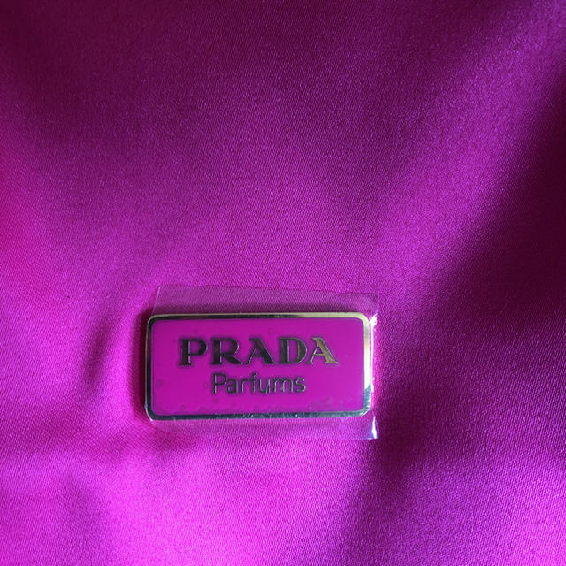 PRADA(プラダ)のPRADA ☆ ポーチ ☆ 新品・使用品 レディースのファッション小物(ポーチ)の商品写真