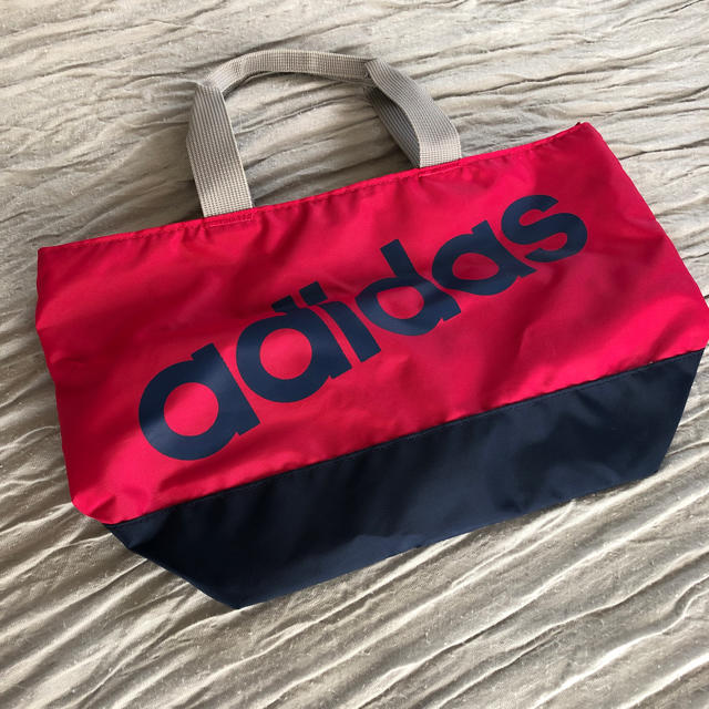 adidas(アディダス)のadidas ナイロンバッグ レディースのバッグ(トートバッグ)の商品写真