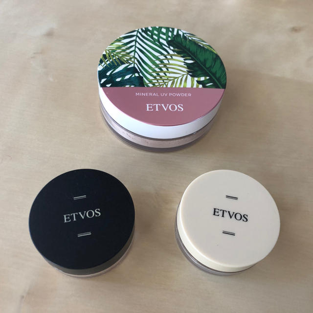 ETVOS(エトヴォス)のETVOS ミネラルUVパウダーV  ファンデーション 計3点 コスメ/美容のベースメイク/化粧品(フェイスパウダー)の商品写真
