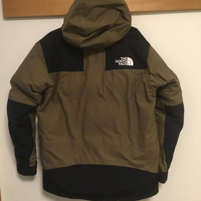 THE NORTH FACE(ザノースフェイス)の【正規品】ノースフェイス マウンテンダウンジャケット ビーチグリーン L メンズのジャケット/アウター(ダウンジャケット)の商品写真