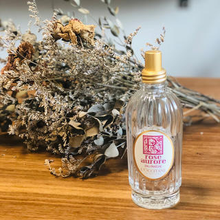 ロクシタン(L'OCCITANE)のロクシタン ホワイト ローズ オードトワレ 75ml 限定 (香水(女性用))