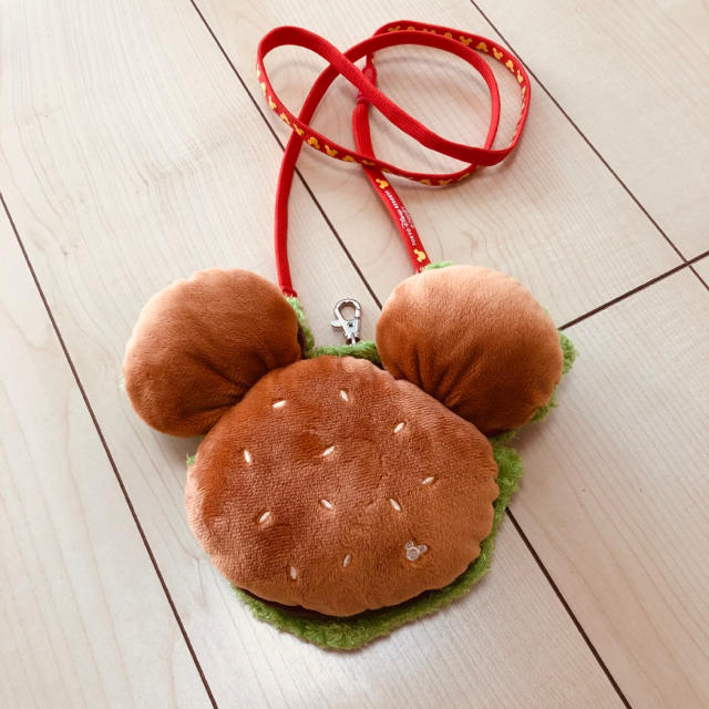 Disney(ディズニー)のミッキーバーガー コインケース エンタメ/ホビーのおもちゃ/ぬいぐるみ(キャラクターグッズ)の商品写真