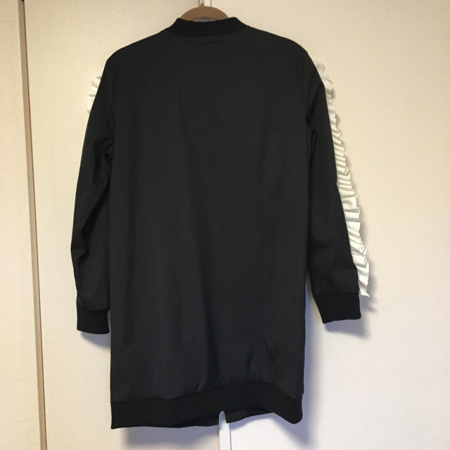 ZARA(ザラ)の新品 フリル MA1 ジャケット レディースのジャケット/アウター(ブルゾン)の商品写真