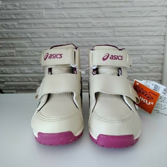 asics(アシックス)のASICS  スクスク スニーカー　size15　新品 キッズ/ベビー/マタニティのキッズ靴/シューズ(15cm~)(スニーカー)の商品写真