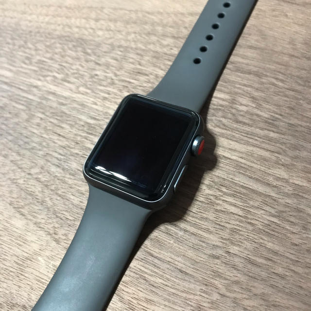 Apple Watch(アップルウォッチ)の値下げ★アップルウォッチ シリーズ3 セルラーモデル 保証書つき★プロフ必読 メンズの時計(腕時計(デジタル))の商品写真