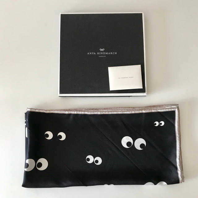 ANYA HINDMARCH(アニヤハインドマーチ)のAnya Hindmarch  eyes シルクスカーフ レディースのファッション小物(バンダナ/スカーフ)の商品写真