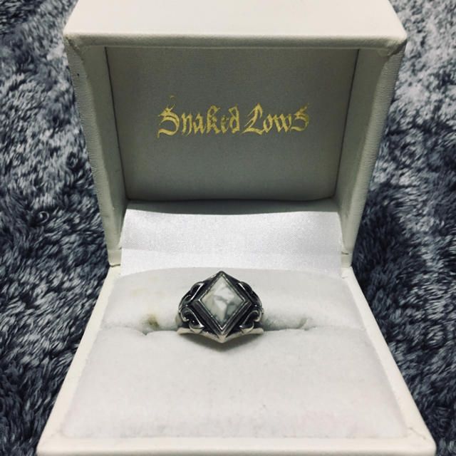 スネイキッドロウズ HIDE SNAKE RING (WH)