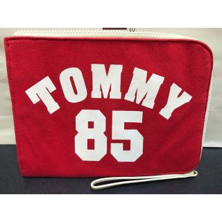 トミーヒルフィガー(TOMMY HILFIGER)のTOMMY HILFIGER クラッチバック【中古】(クラッチバッグ)