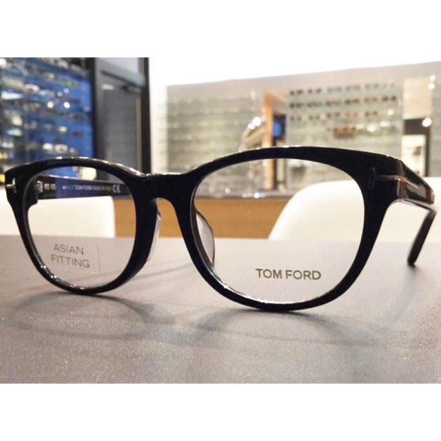 【正規品】★美品★TOM FORD 黒縁メガネ FT5433F