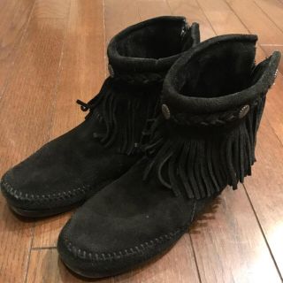 ミネトンカ(Minnetonka)のミネトンカ モカシンフリンジショートブーツ(ブーツ)