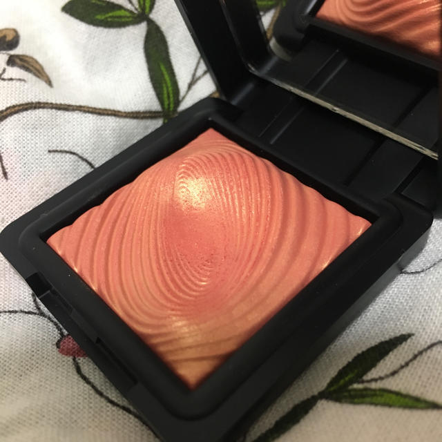 NARS(ナーズ)のKIKO    コスメ/美容のベースメイク/化粧品(アイシャドウ)の商品写真