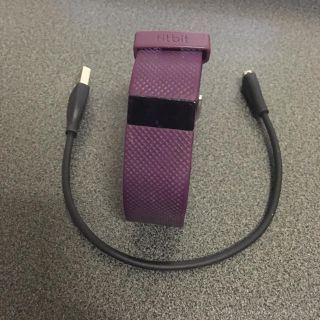 フィットフィット(fitfit)の【ジャンク品】fitbit charge HR パープル(トレーニング用品)