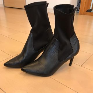 ザラ(ZARA)のZARA ショートブーツ 黒 24.0 37 ヒール  レザー(ブーツ)