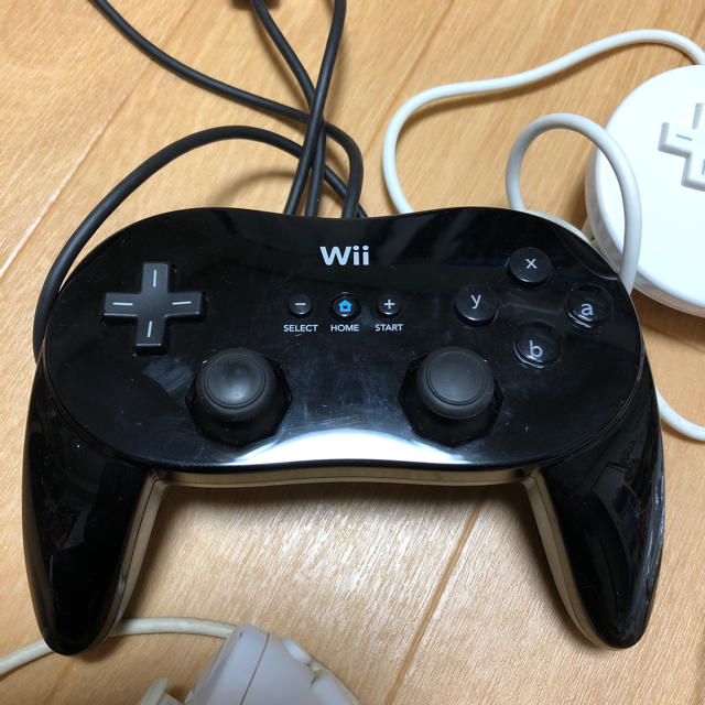 Wii(ウィー)のWii WIIUコントローラー エンタメ/ホビーのエンタメ その他(その他)の商品写真