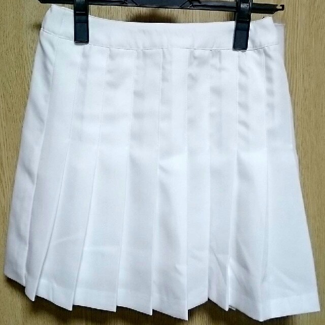 WEGO(ウィゴー)のWEGO：無地プリーツミニスカートS(ホワイト) レディースのスカート(ミニスカート)の商品写真