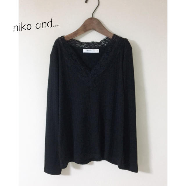 niko and...(ニコアンド)のテレコレース付きVネックTシャツ レディースのトップス(カットソー(長袖/七分))の商品写真