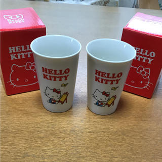サンリオ(サンリオ)の非売品キティちゃんマグカップ2つ(グラス/カップ)