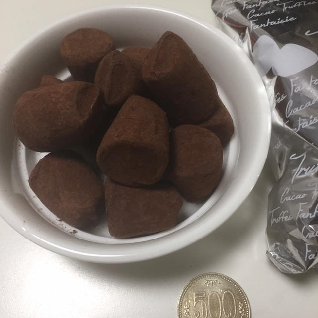 コストコ(コストコ)の口溶け最高！トリュフチョコ/コストコ 食品/飲料/酒の食品(菓子/デザート)の商品写真