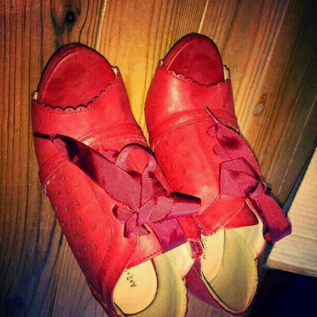 ARROW(アロー)の新品未使用arrow 赤い靴 レディースの靴/シューズ(ハイヒール/パンプス)の商品写真