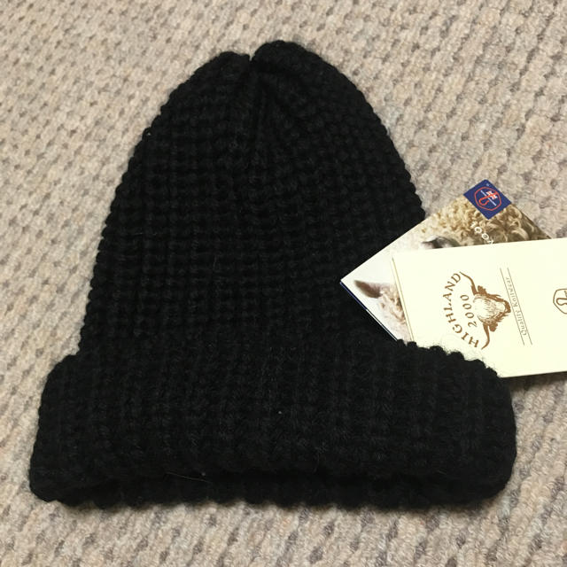 BEAMS(ビームス)のHIGHLAND 2000ニット帽  ブラック 新品タグ付き レディースの帽子(ニット帽/ビーニー)の商品写真