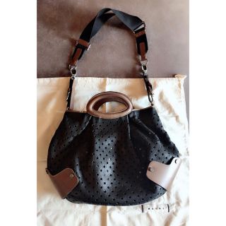 マルニ(Marni)のMARNIマルニ　ショルダーバッグ¥20万美品セリーヌエストネーションバーニーズ(ショルダーバッグ)