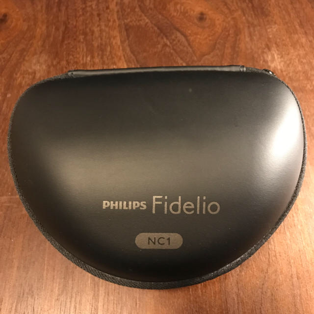 PHILIPS(フィリップス)のPHILIPS ノイズキャンセリングヘッドホン Fidelio ブラック NC1 スマホ/家電/カメラのオーディオ機器(ヘッドフォン/イヤフォン)の商品写真