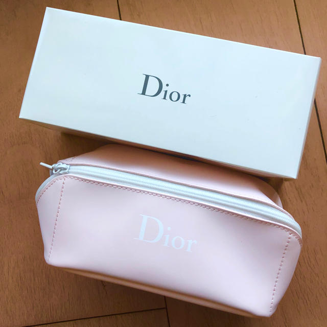 Christian Dior(クリスチャンディオール)のDior  ディオールのポーチ  新品 レディースのバッグ(ボディバッグ/ウエストポーチ)の商品写真