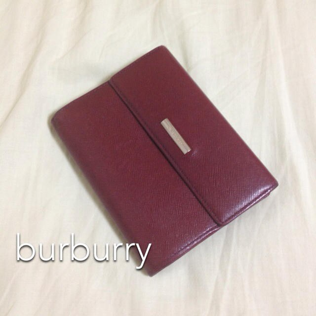 BURBERRY - バーバリーがま口 牛革三つ折り財布 ♡