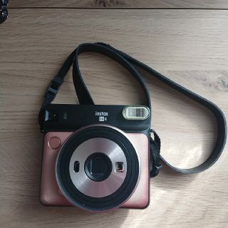 フジフイルム(富士フイルム)のinstax sq6 フィルム5枚挿入(フィルムカメラ)