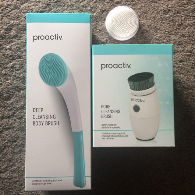 proactiv(プロアクティブ)のプロアクティブ クレンジングブラシ&ボディブラシ コスメ/美容のスキンケア/基礎化粧品(その他)の商品写真