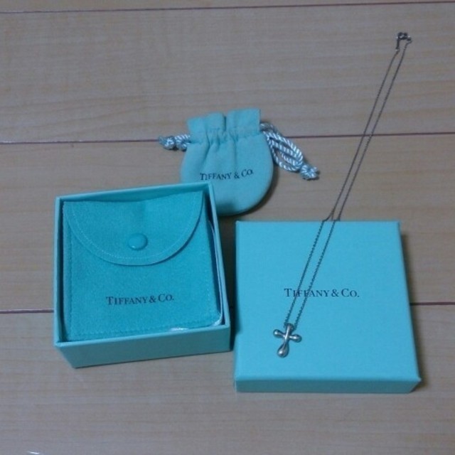 Tiffany & Co.(ティファニー)のTIFFANY☆クロスネックレス レディースのアクセサリー(ネックレス)の商品写真
