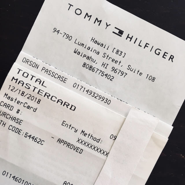 TOMMY HILFIGER(トミーヒルフィガー)の超レア品★Tommy Hilfiger大人気のビッグロゴ二つ折りレザーウォレット メンズのファッション小物(折り財布)の商品写真