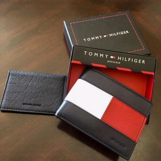 トミーヒルフィガー(TOMMY HILFIGER)の超レア品★Tommy Hilfiger大人気のビッグロゴ二つ折りレザーウォレット(折り財布)