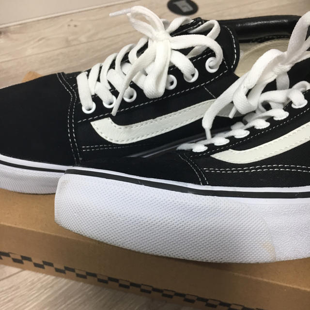 VANS(ヴァンズ)のVANS OLD SKOOL PLAT ブラック 25.5 レディースの靴/シューズ(スニーカー)の商品写真