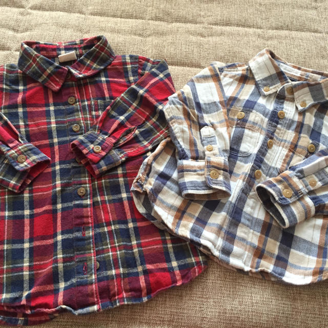 babyGAP(ベビーギャップ)の80 チェックネルシャツ2枚セット キッズ/ベビー/マタニティのベビー服(~85cm)(シャツ/カットソー)の商品写真