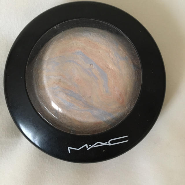 MAC(マック)のMAC ミネラライズスキンフィッシュ コスメ/美容のベースメイク/化粧品(フェイスカラー)の商品写真
