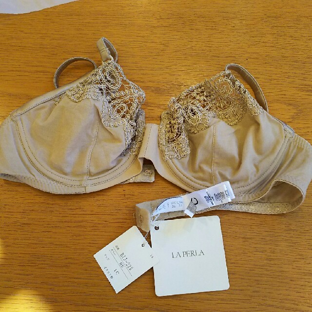 LA PERLA(ラペルラ)の最終お値下げ LA PERLA ラ ペルラ D70相当 Wacoal レディースの下着/アンダーウェア(ブラ)の商品写真