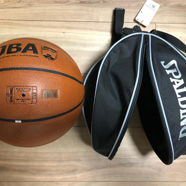 SPALDING(スポルディング)のバスケットボール（7号）ケース付き スポーツ/アウトドアのスポーツ/アウトドア その他(バスケットボール)の商品写真