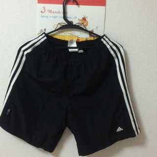 アディダス(adidas)のショートパンツ(ショートパンツ)