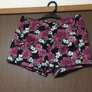 リップサービス(LIP SERVICE)の花柄ショートパンツ(ショートパンツ)