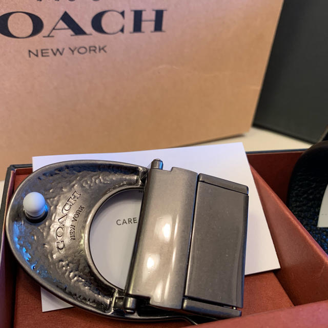 定番日本製 COACH スカルプテッドシグネチャー/フリーサイズリバーシブルベルトの通販 by moonfly226|コーチならラクマ - 37,800円コーチ 大得価即納