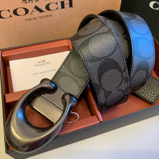 定番日本製 COACH スカルプテッドシグネチャー/フリーサイズリバーシブルベルトの通販 by moonfly226|コーチならラクマ - 37,800円コーチ 大得価即納