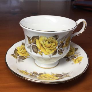 ロイヤルアルバート(ROYAL ALBERT)の英国 Queen Anne  カップソーサー Sale ❗️イエローローズ   (グラス/カップ)