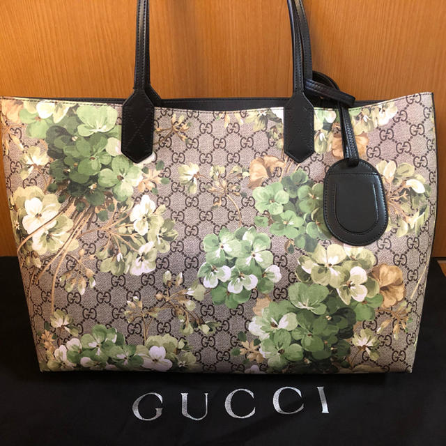 い出のひと時に、とびきりのおしゃれを! Gucci トートバッグ