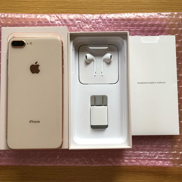 iPhone(アイフォーン)の【ご専用です！極備品】iPhone8plus ゴールド SIMフリー スマホ/家電/カメラのスマートフォン/携帯電話(スマートフォン本体)の商品写真