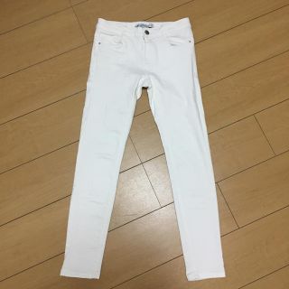 ザラ(ZARA)のZARA スキニーパンツ(スキニーパンツ)